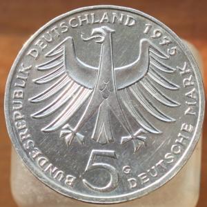 ФРГ 5 марок 1975г. Альберт Швейтцер.JPG