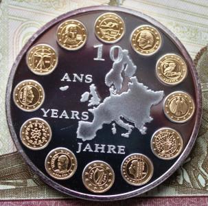 Настольная медаль 2011 года 10 лет валюте Евросоюза Пруф 450 1.JPG